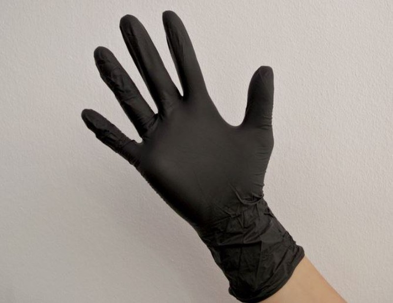 Guantes de nitrilo negro al mejor precio en nuestra web