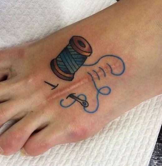 Tatuajes que convierten cicatrices en obras de arte.