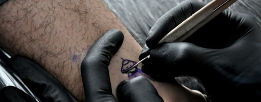 Hand poke tatuajes: tendencias 2018