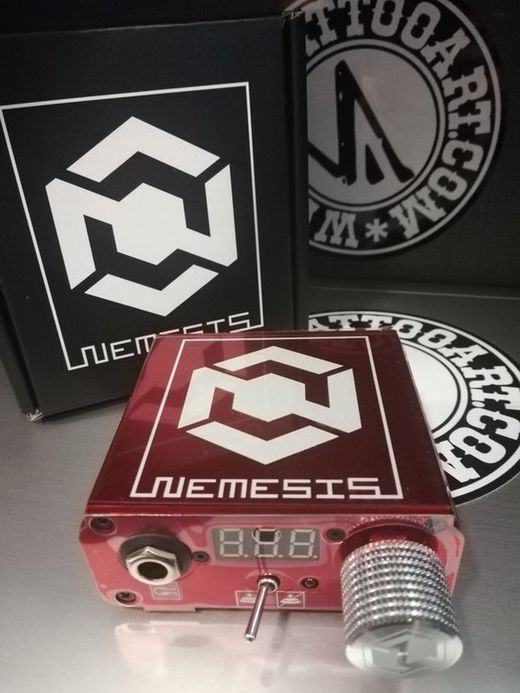 Fuente de alimentación para tatuar NEMESIS