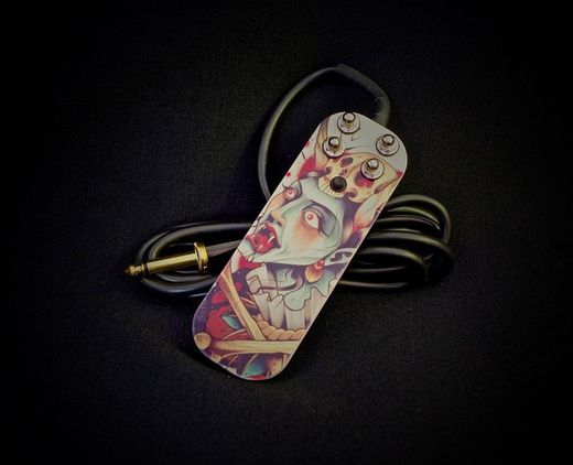 Pedal plano com design de função hold